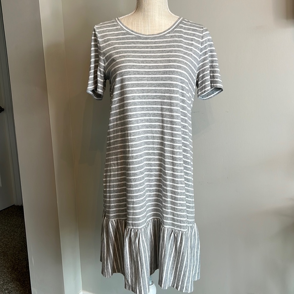 GAP MATERNITY DRESS. (NWOT)